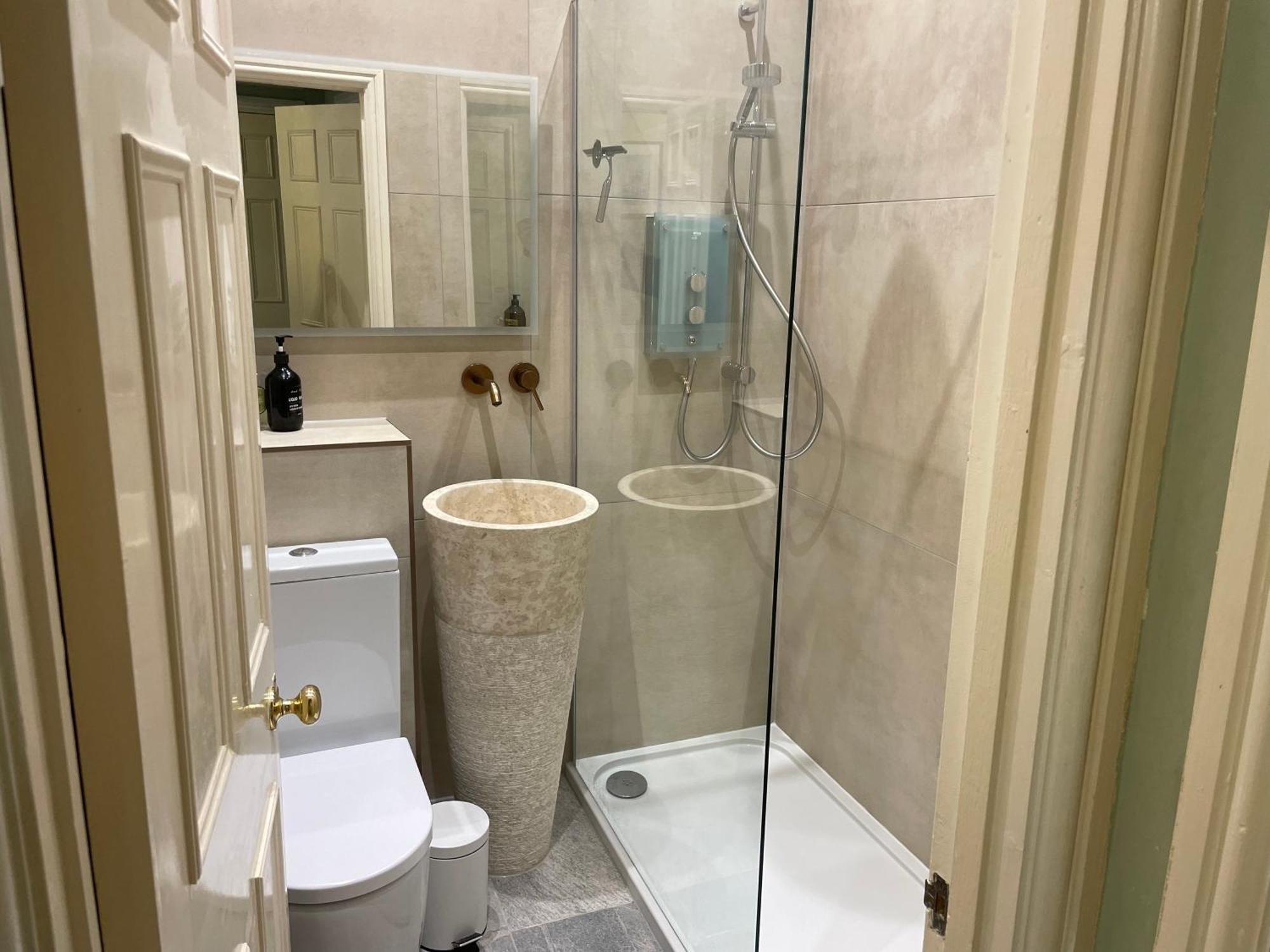 The Pickwick House 2 Bedroom Free Parking Bath Esterno foto