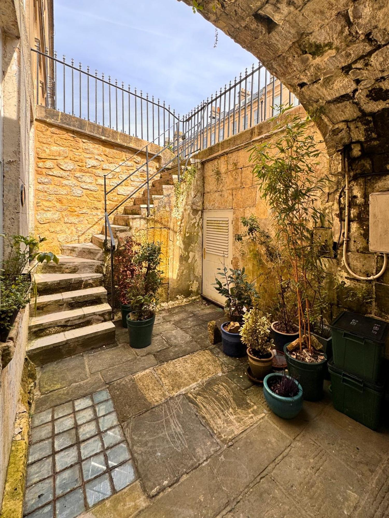 The Pickwick House 2 Bedroom Free Parking Bath Esterno foto